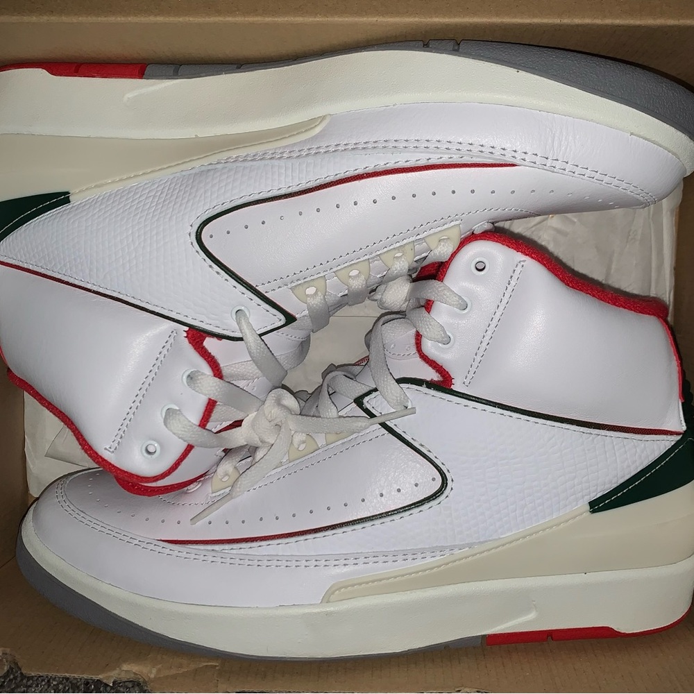 Air Jordan Retro 2s
